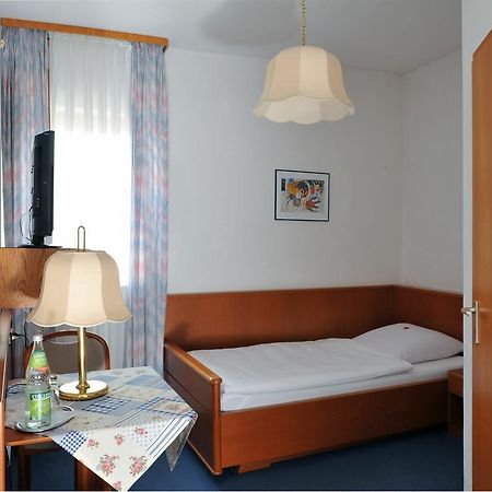 Hotel Gruener Baum Pommersfelden Extérieur photo