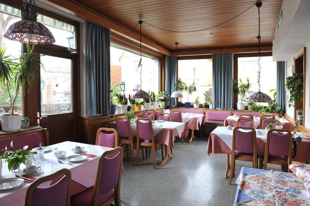 Hotel Gruener Baum Pommersfelden Extérieur photo