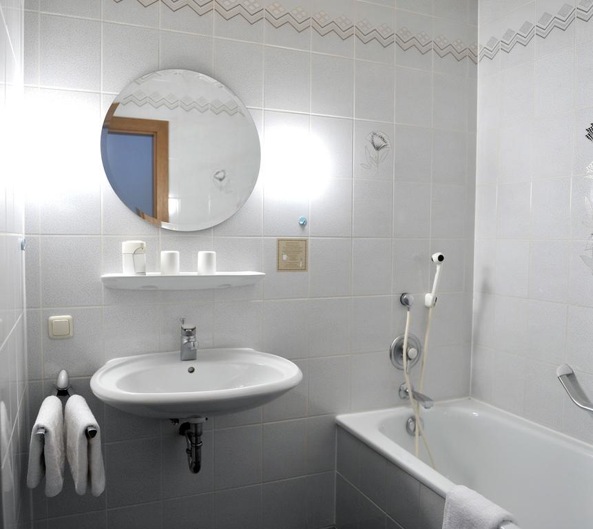 Hotel Gruener Baum Pommersfelden Extérieur photo