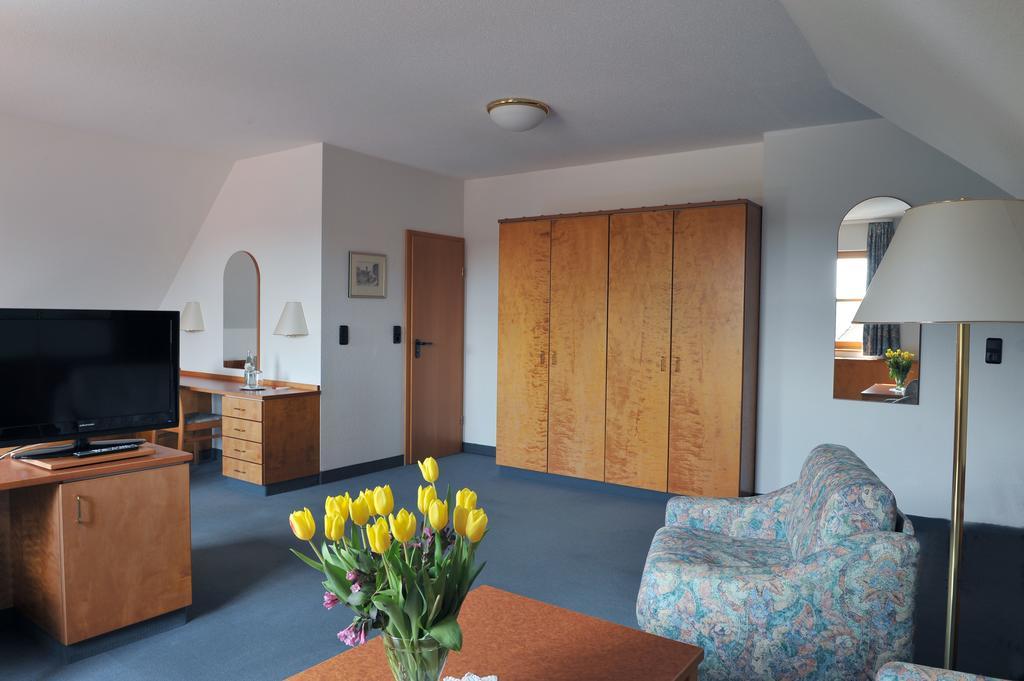 Hotel Gruener Baum Pommersfelden Extérieur photo